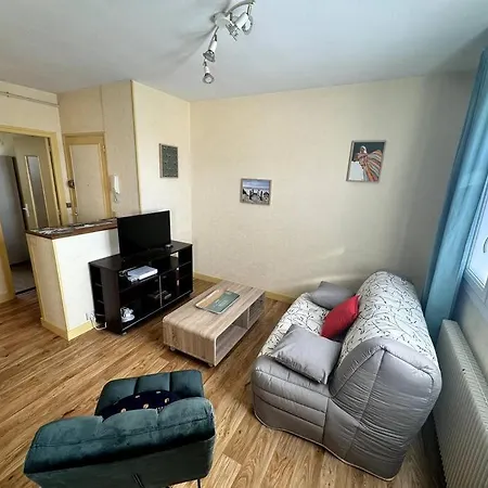 Proche De L'hyper-centre Avec Garage Apartment Caen