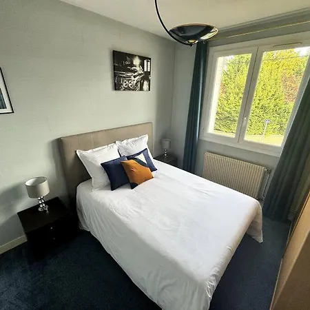 Proche De L'hyper-centre Avec Garage Apartmán