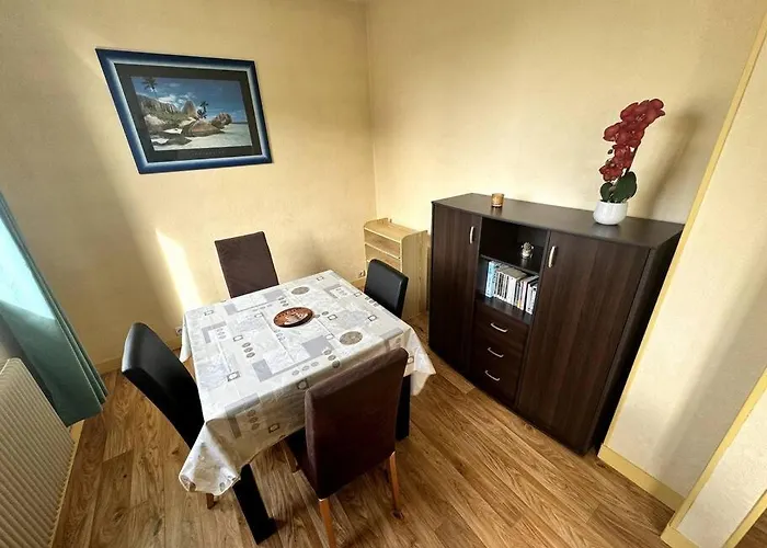 Proche De L'hyper-centre Avec Garage Apartment Caen